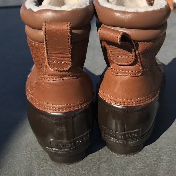 Michael kors beautiful duck boots with lining - Picture 3 of 8